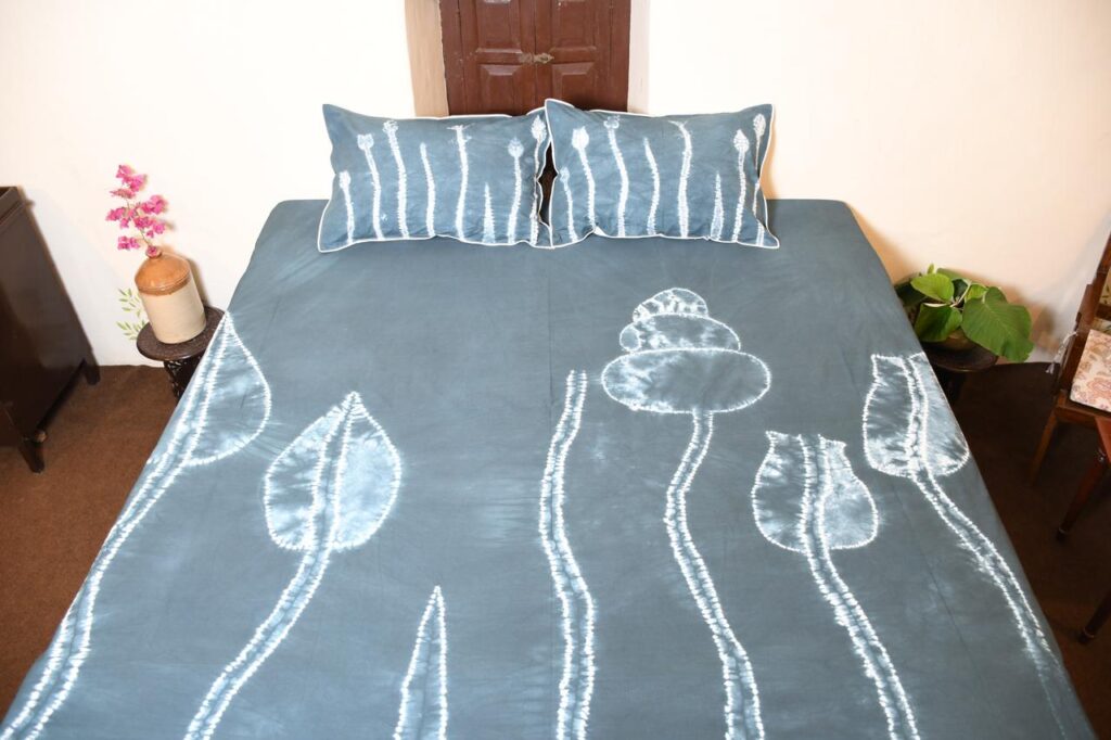Grey Bud and Tulip Bedsheet And Cover Set